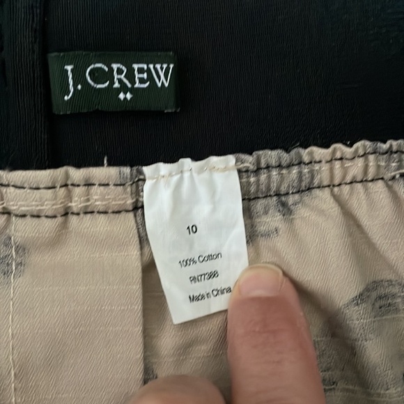 J. CREW Beige, Black & Gray Flower Design Skirt Size 10 - Picture 6 of 6